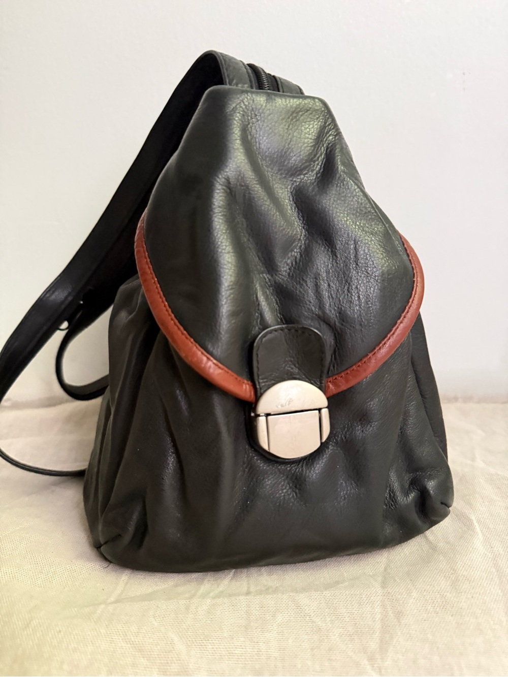 90s Soft Leather Sling Backpack Brown Black Minimalist Multi Pocket Purse